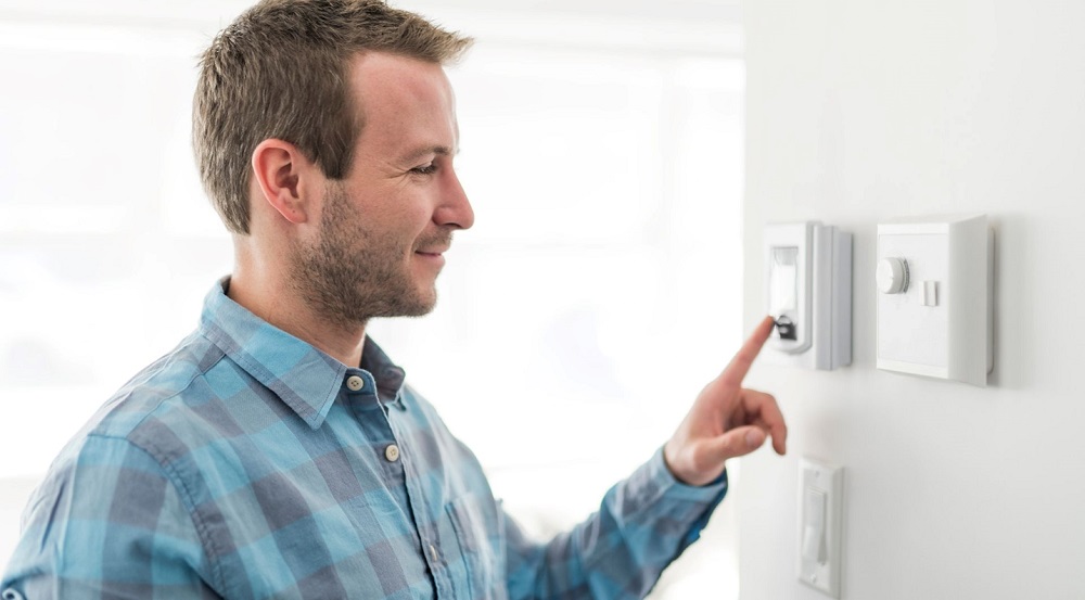 Thermostat at the Right
