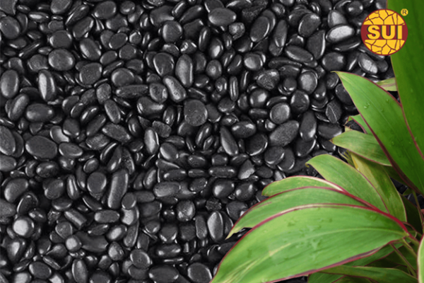 Why Polished Stone Pebbles Are a Sustainable Landscaping Solution