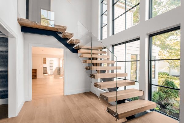 Floating Staircase Cost Breakdown−Materials, Labour and Timeframes